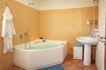 Motta Residence Hotel Motta Sant' Anastasia Luaran gambar